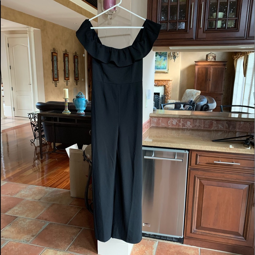 NWT Lulu’s black lace up off-the-shoulder jumpsuit